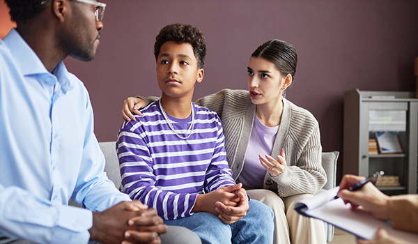 photo of family therapy for a teen