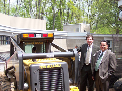 2004 image of Richard Wohl and Dr. Vazquez at the construction of the new wing at Princeton House inpatient program